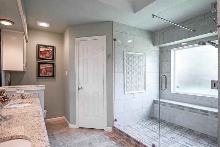 Photo 13 of 24 - 2206 Timberline Dr, Carrollton, TX 75007