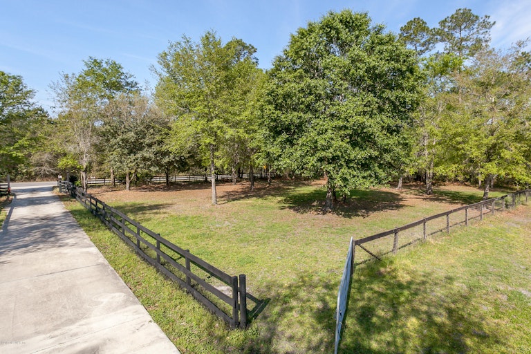 Photo 36 of 48 - 3183 Russell Rd, Green Cove Springs, FL 32043