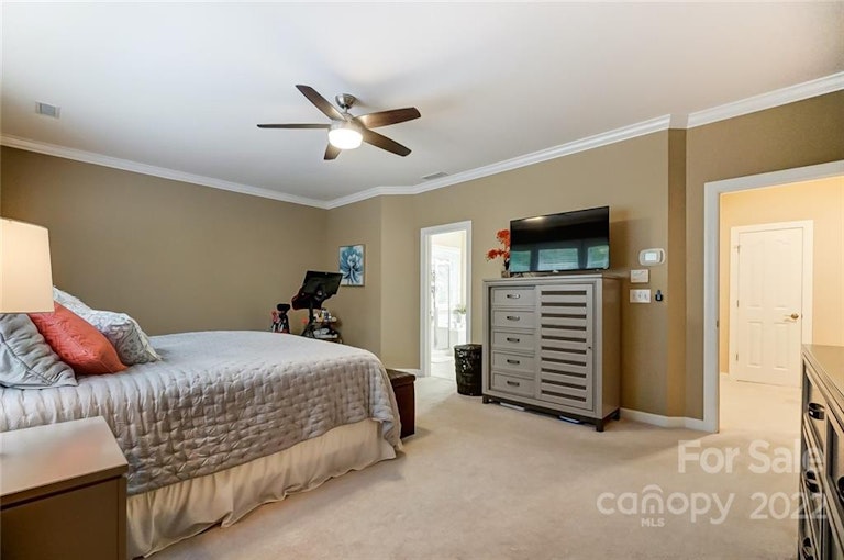 Photo 27 of 47 - 12229 Danielle Christina Ct, Charlotte, NC 28216