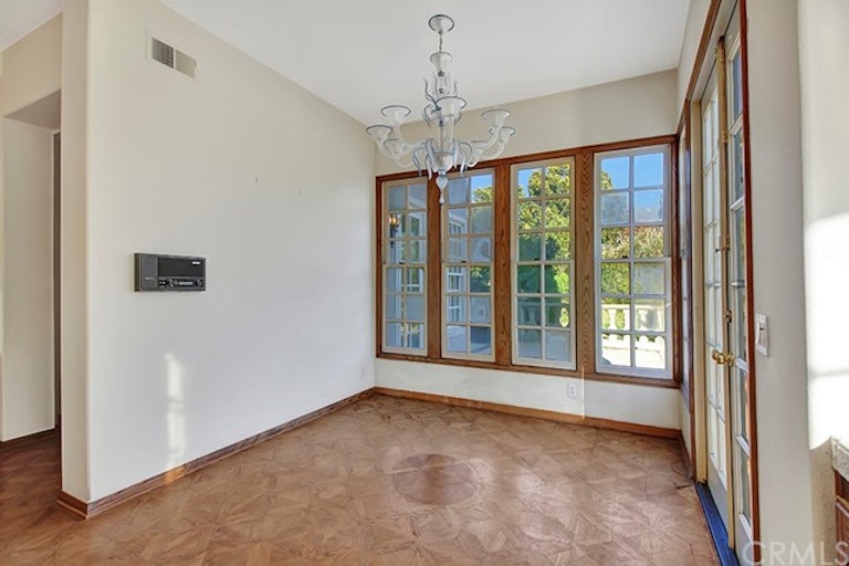 Photo 16 of 35 - 9 Leesbury Ct, Newport Beach, CA 92660