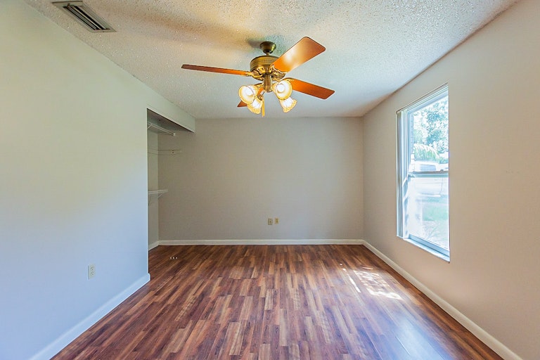 Photo 15 of 21 - 1735 Seneca Ave, Lakeland, FL 33801