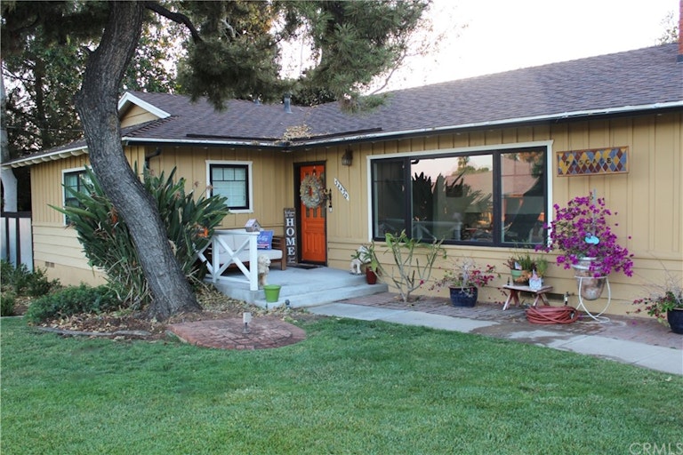 Photo 4 of 50 - 34420 Fairview Dr, Yucaipa, CA 92399