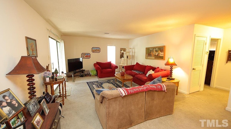 Photo 10 of 14 - 639 Pine Ridge Pl #639, Raleigh, NC 27609