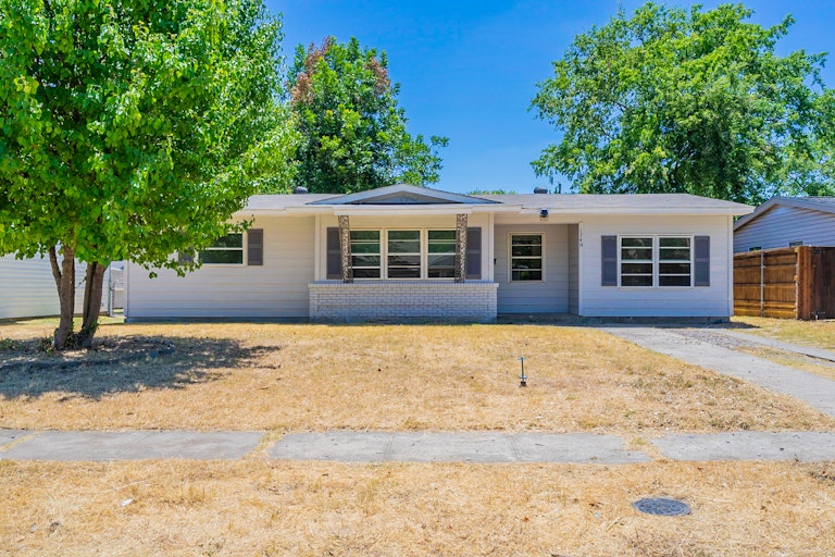 Photo 1 of 25 - 11740 Fernald Ave, Dallas, TX 75218