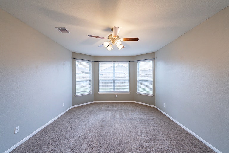 Photo 23 of 35 - 18226 Russett Green Dr, Tomball, TX 77377