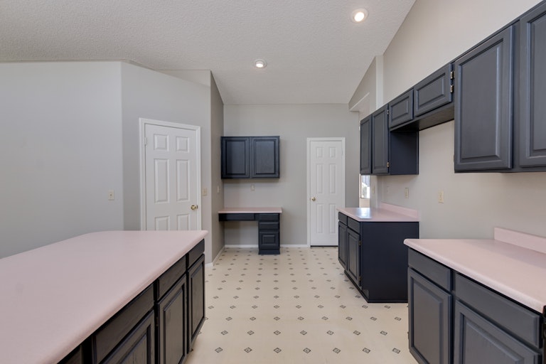 Photo 11 of 32 - 1936 E Belmont Dr, Tempe, AZ 85284