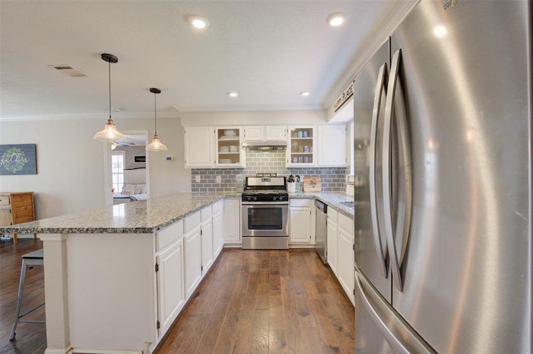 Photo 19 of 48 - 4918 Dobbin Springs Ln, Kingwood, TX 77345