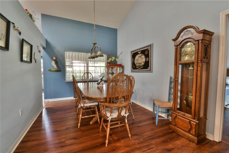 Photo 10 of 51 - 7501 Sandstone Dr, Orlando, FL 32836