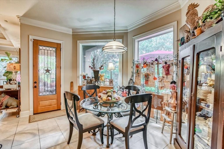 Photo 18 of 50 - 25306 Fawn Point Ct, Spring, TX 77389