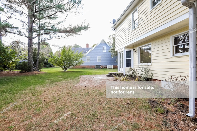 Photo 23 of 24 - 1716 Carrington Dr, Raleigh, NC 27615