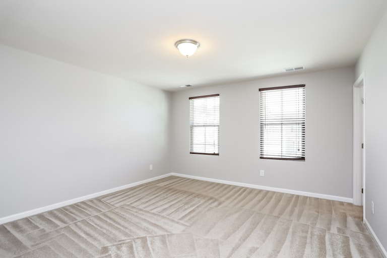 Photo 16 of 25 - 370 Fieldspar Ln, Clayton, NC 27520