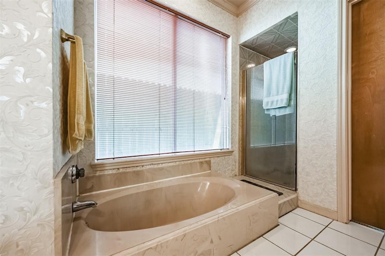Photo 22 of 32 - 12823 Woodlite Ln, Houston, TX 77015