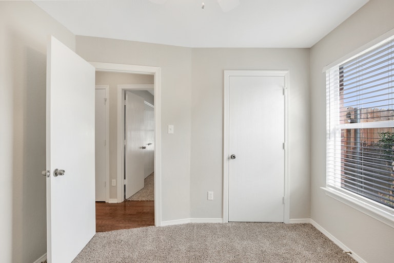 Photo 19 of 24 - 6205 Stockton Dr, Fort Worth, TX 76132