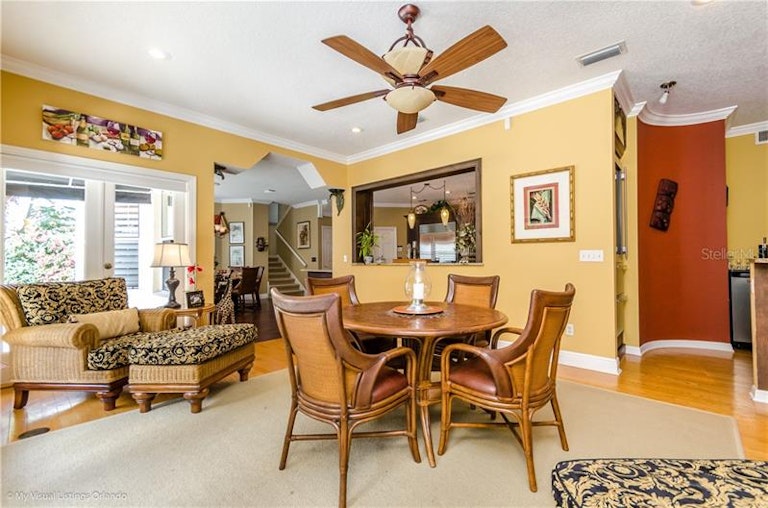 Photo 9 of 25 - 8918 Jonathan Manor Dr, Orlando, FL 32819