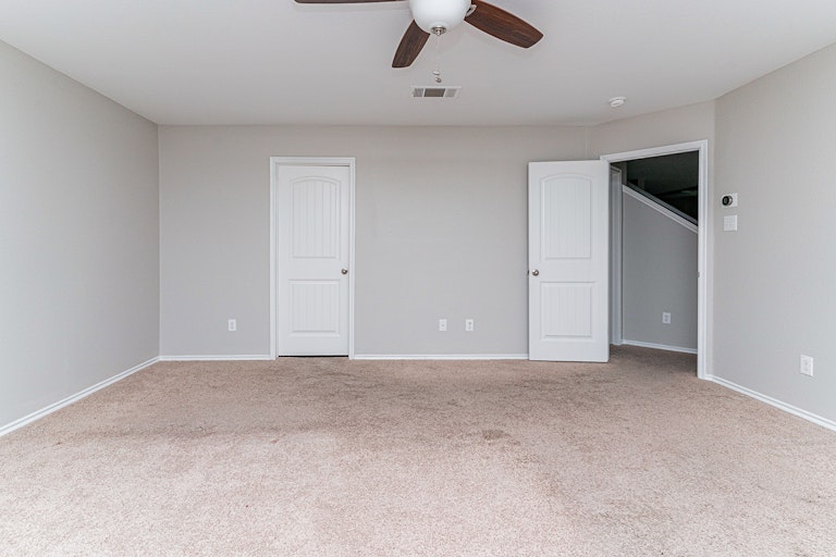 Photo 15 of 27 - 1420 N Houston St, Royse City, TX 75189