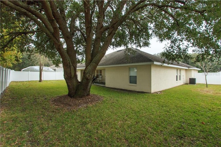 Photo 25 of 25 - 469 Newhearth Cir, Winter Garden, FL 34787