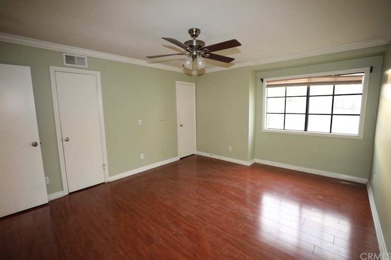 Photo 6 of 18 - 19231 Sherman Way #37, Reseda, CA 91335