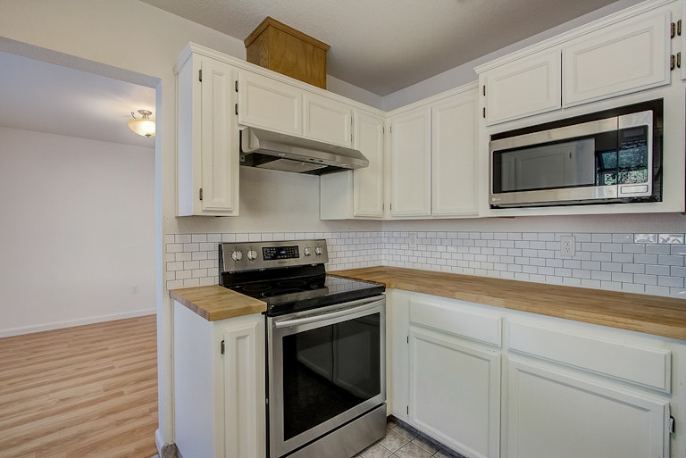 Photo 23 of 36 - 1708 Branchwood Cir, Modesto, CA 95355