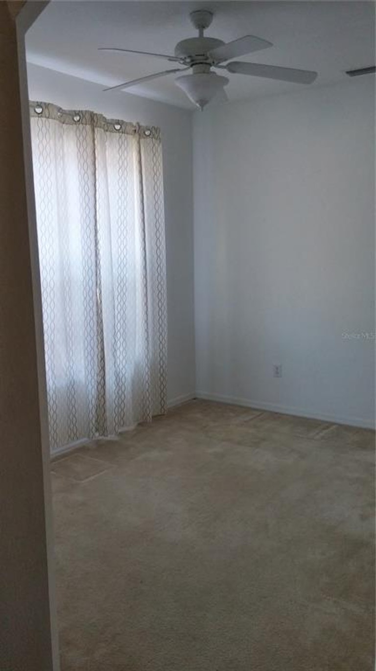 Photo 5 of 24 - 2111 Park Crescent Dr, Land O Lakes, FL 34639