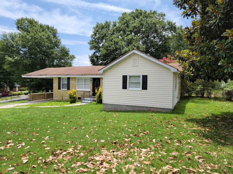 Photo 2 of 20 - 1028 Mountain View Rd NW, Conyers, GA 30012