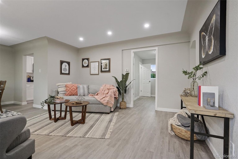 Photo 1 of 35 - 1545 S Chase Ct, Lakewood, CO 80232