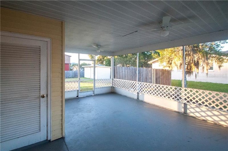 Photo 21 of 25 - 405 12th St SW, Ruskin, FL 33570