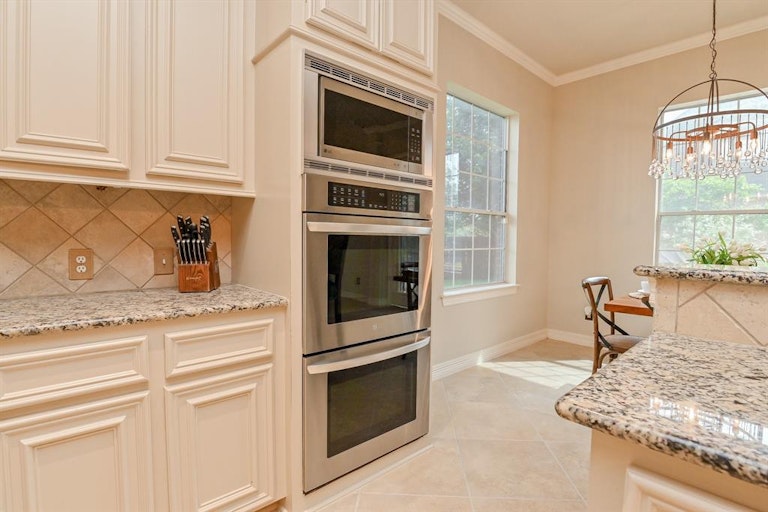 Photo 10 of 45 - 2606 Cottage Creek Ct, Pearland, TX 77584