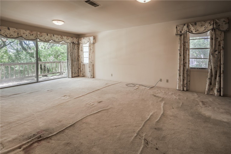Photo 12 of 40 - 4905 Crestway Dr, Austin, TX 78731