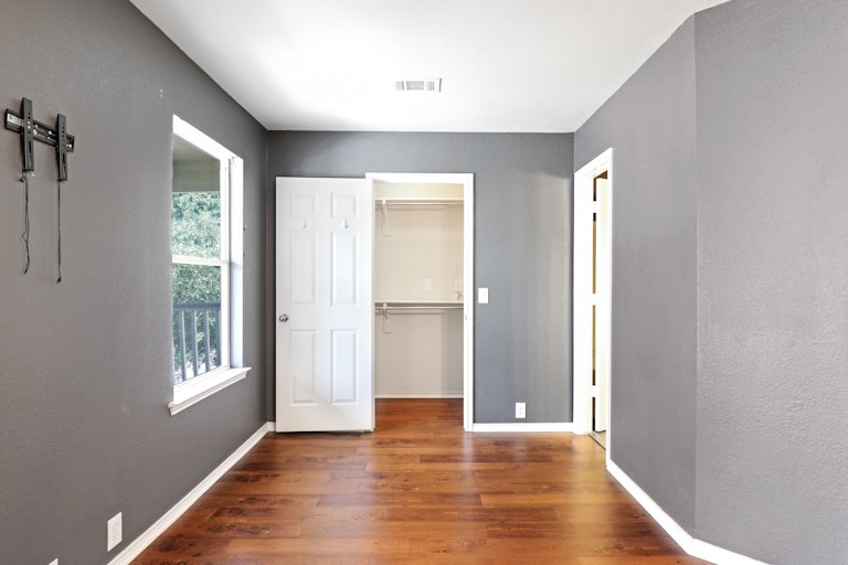 Photo 16 of 25 - 4128 Macy Ln, Fort Worth, TX 76244