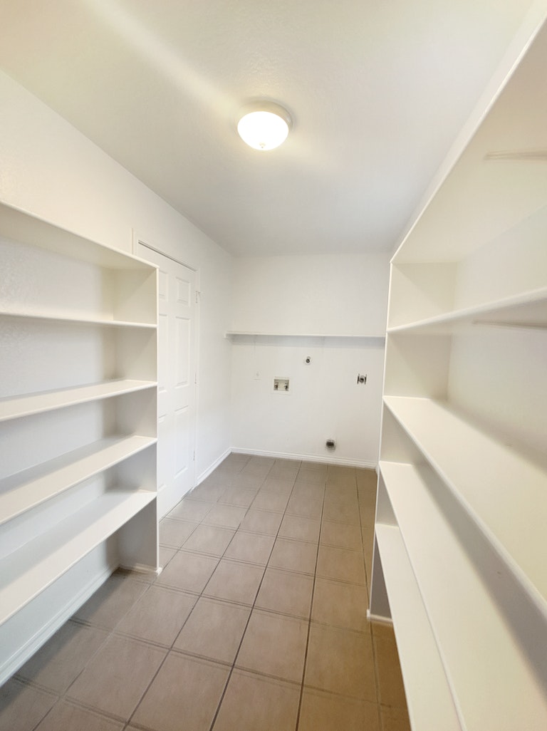 Photo 13 of 27 - 111 Salerno Dr, San Marcos, TX 78666