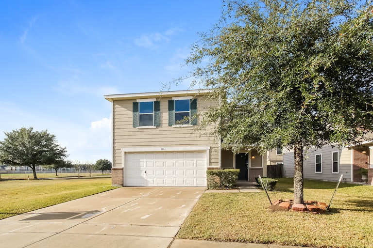 Photo 9 of 28 - 16611 Burnell Oaks Ln, Houston, TX 77090