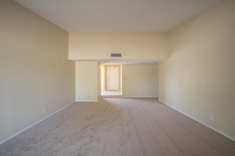 Photo 11 of 26 - 4340 W Paradise Dr, Glendale, AZ 85304