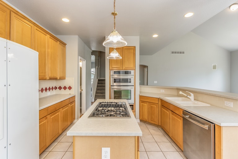 Photo 4 of 32 - 424 Whitetail Cir, Lafayette, CO 80026