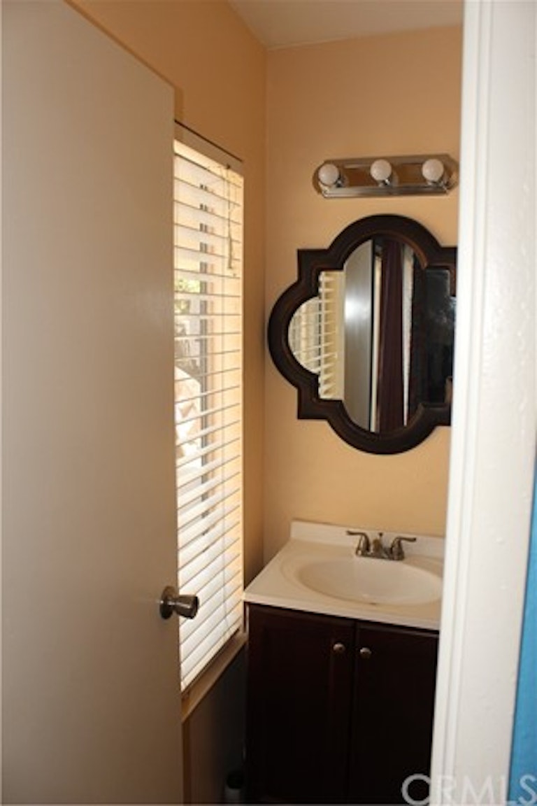 Photo 14 of 19 - 7905 Galway Ct, Riverside, CA 92503