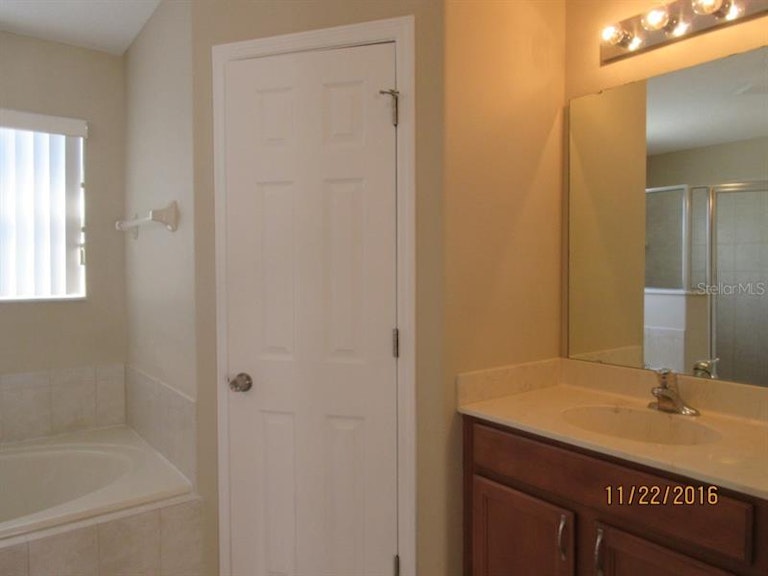 Photo 12 of 24 - 9031 Stonebury Way, Orlando, FL 32832