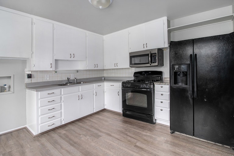 Photo 4 of 19 - 2121 E 89th Ave, Thornton, CO 80229