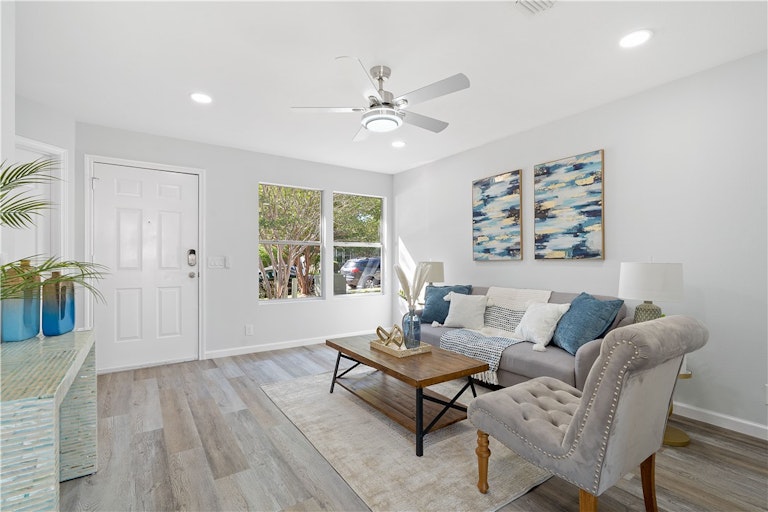 Photo 6 of 34 - 125 Segovia Way, Pflugerville, TX 78660