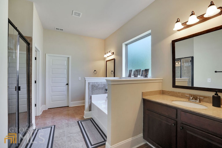 Photo 24 of 54 - 2398 Austin Common Way, Dacula, GA 30019