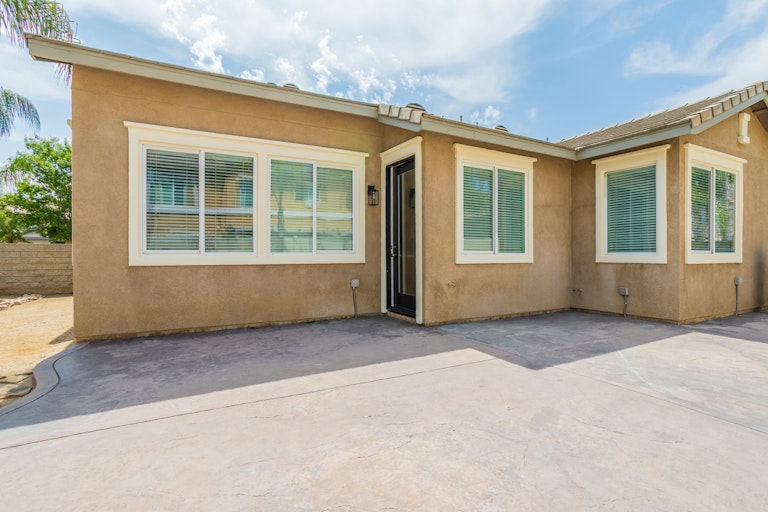 Photo 7 of 26 - 7406 Muir Ct, Highland, CA 92346