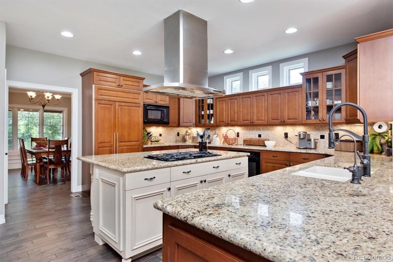 Photo 9 of 30 - 25 Blue Heron Dr, Thornton, CO 80241