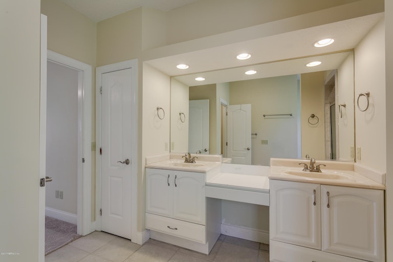 Photo 17 of 48 - 3183 Russell Rd, Green Cove Springs, FL 32043