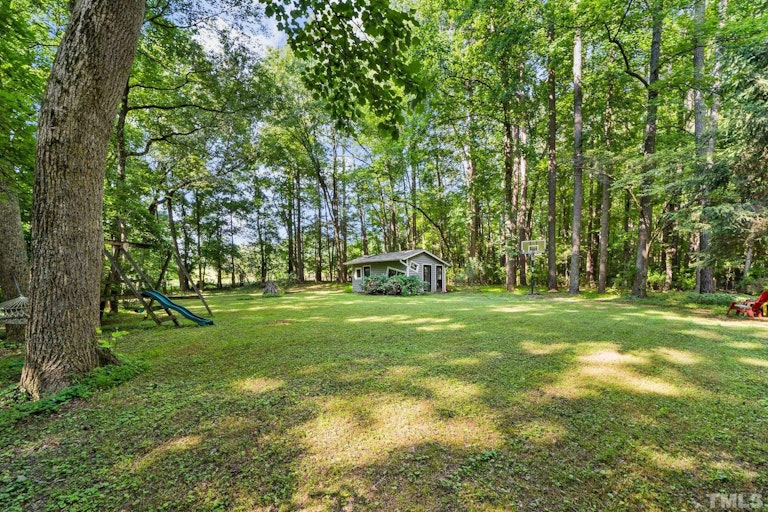 Photo 10 of 36 - 317 Stony Hill Rd, Chapel Hill, NC 27516