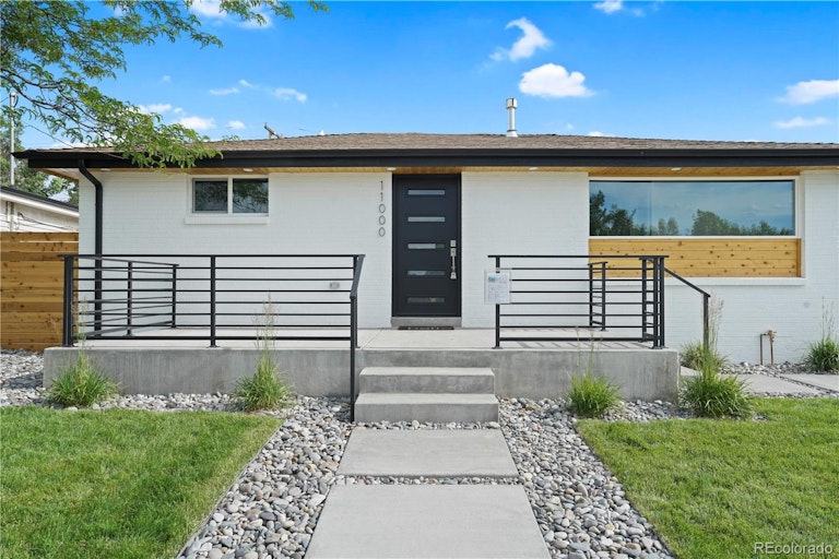Photo 2 of 34 - 11000 W 41st Pl, Wheat Ridge, CO 80033