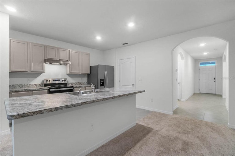 Photo 12 of 40 - 729 Squires Grove Dr, Winter Haven, FL 33880