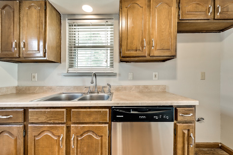 Photo 14 of 30 - 301 Conger Dr, Mesquite, TX 75149