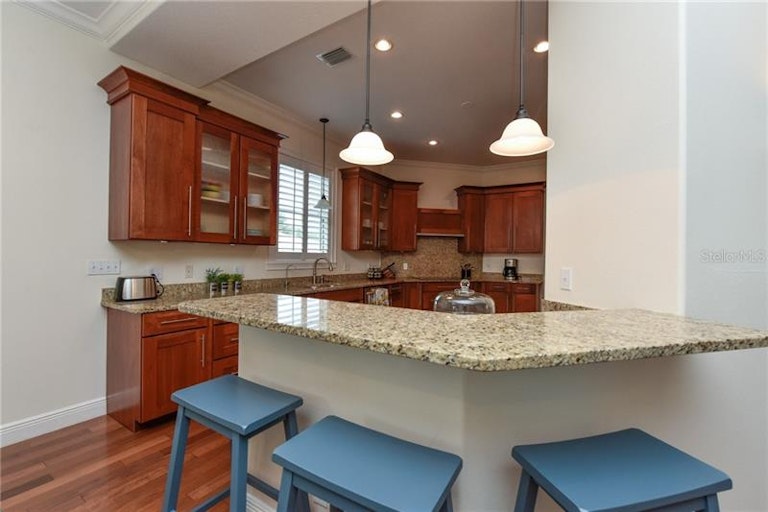 Photo 8 of 25 - 320 Faubel St, Sarasota, FL 34242