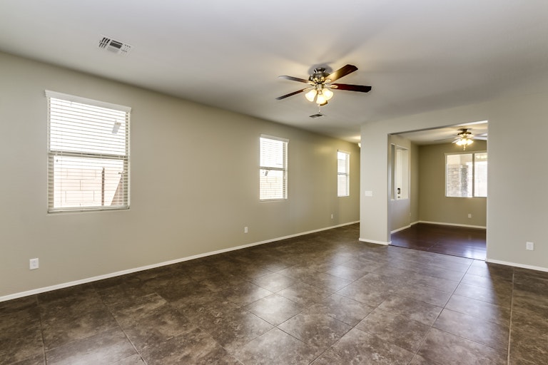 Photo 14 of 37 - 6942 W Harwell Rd, Laveen, AZ 85339