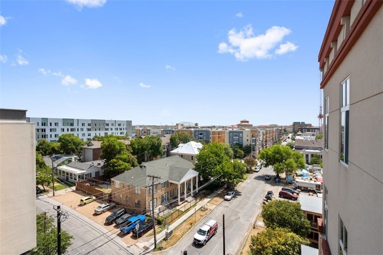 Photo 22 of 32 - 711 W 26th St #701, Austin, TX 78705