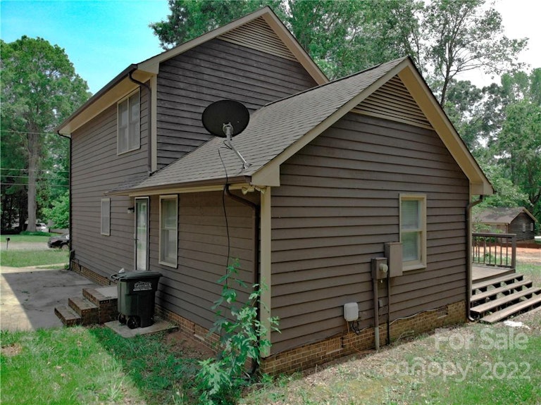 Photo 31 of 38 - 2654 Castle Hill Rd, Gastonia, NC 28052