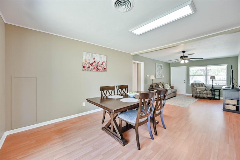 Photo 10 of 24 - 702 Paula St, Kennedale, TX 76060